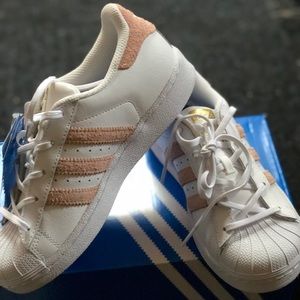 Girls Adidas Superstar Shoes Size 2